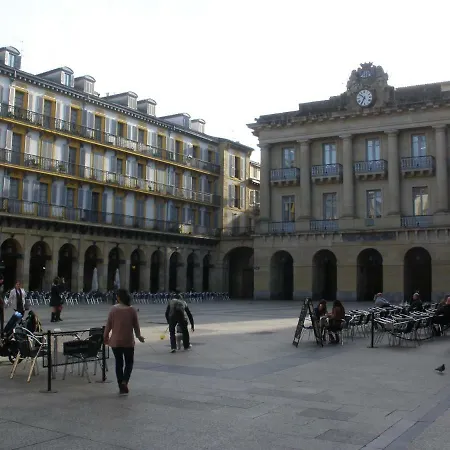 Juan Xxiii Plaza Apartment *